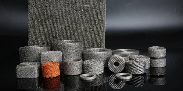 Knitted mesh filter elements in various shapes